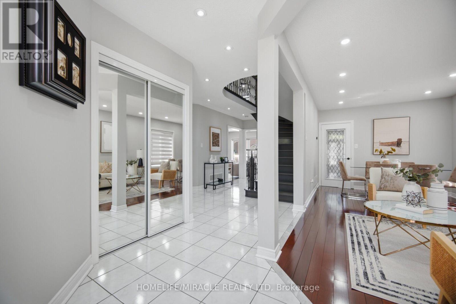 11 Barleyfield Road, Brampton, Ontario  L6R 1R4 - Photo 4 - W13641706