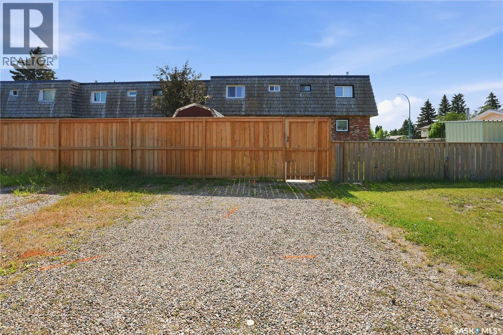 B 2003 Foley Drive, North Battleford, Saskatchewan  S9A 3H1 - Photo 27 - SK044712