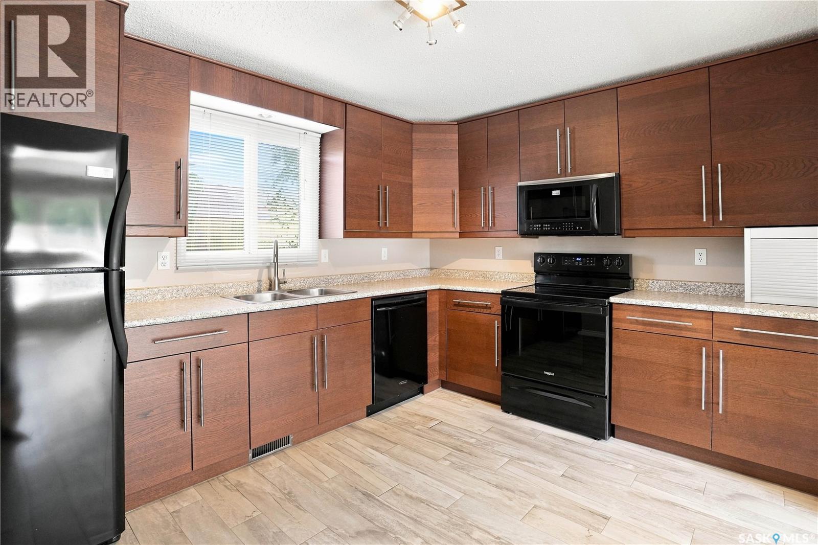 B 2003 Foley Drive, North Battleford, Saskatchewan  S9A 3H1 - Photo 8 - SK044712