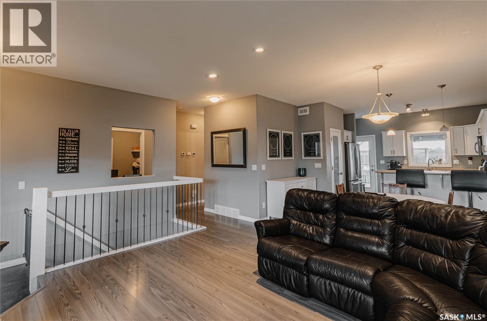 714 Sutter Crescent, Saskatoon, Saskatchewan  S7T 0R4 - Photo 5 - SK044698