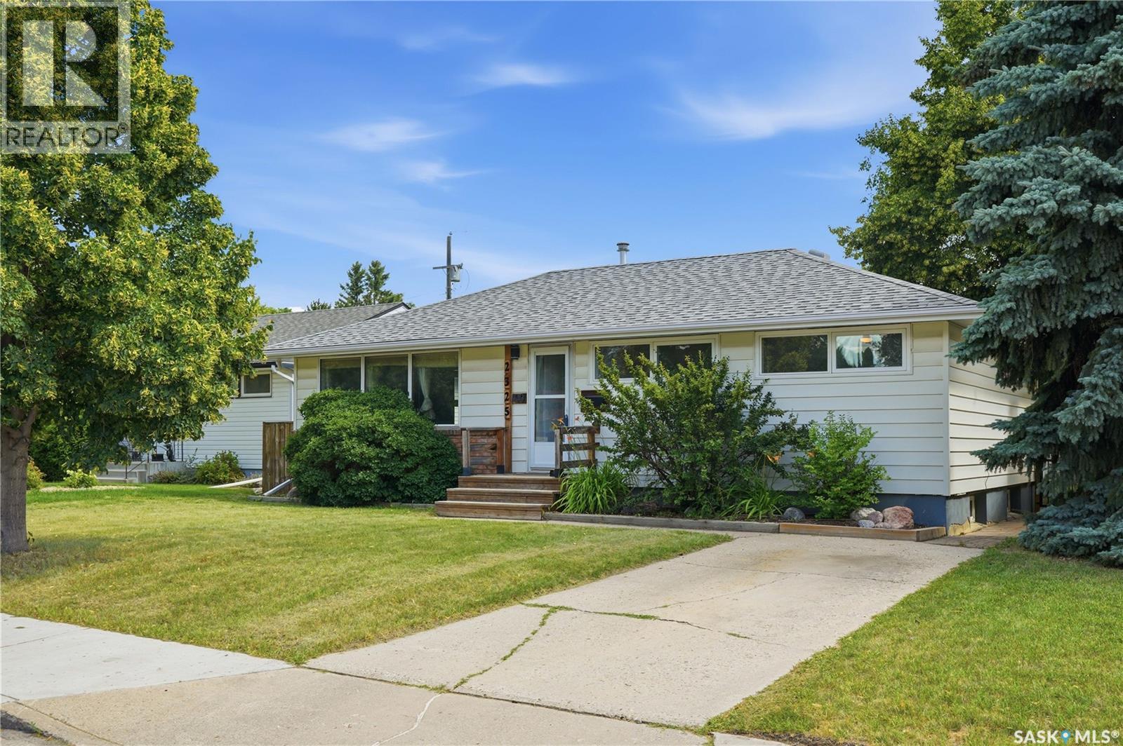 2325 Dufferin Avenue, Saskatoon, Saskatchewan  S7J 1C1 - Photo 1 - SK044690