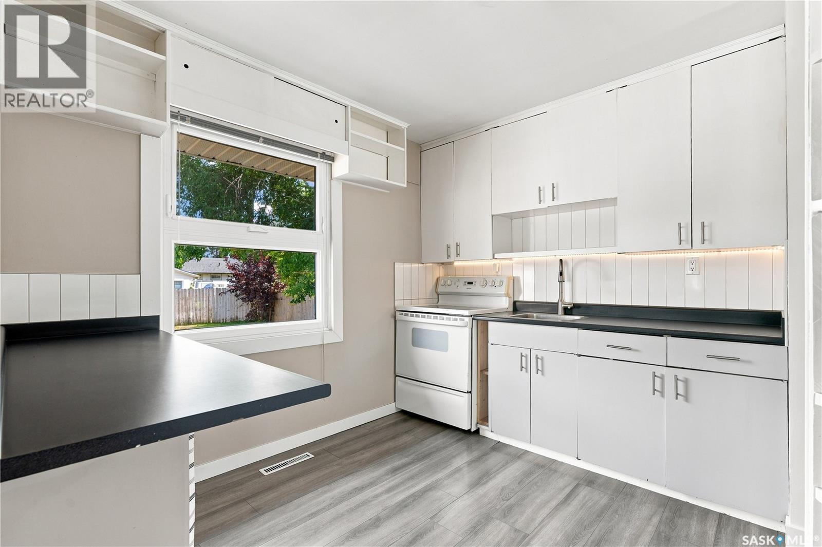 2325 Dufferin Avenue, Saskatoon, Saskatchewan  S7J 1C1 - Photo 13 - SK044690