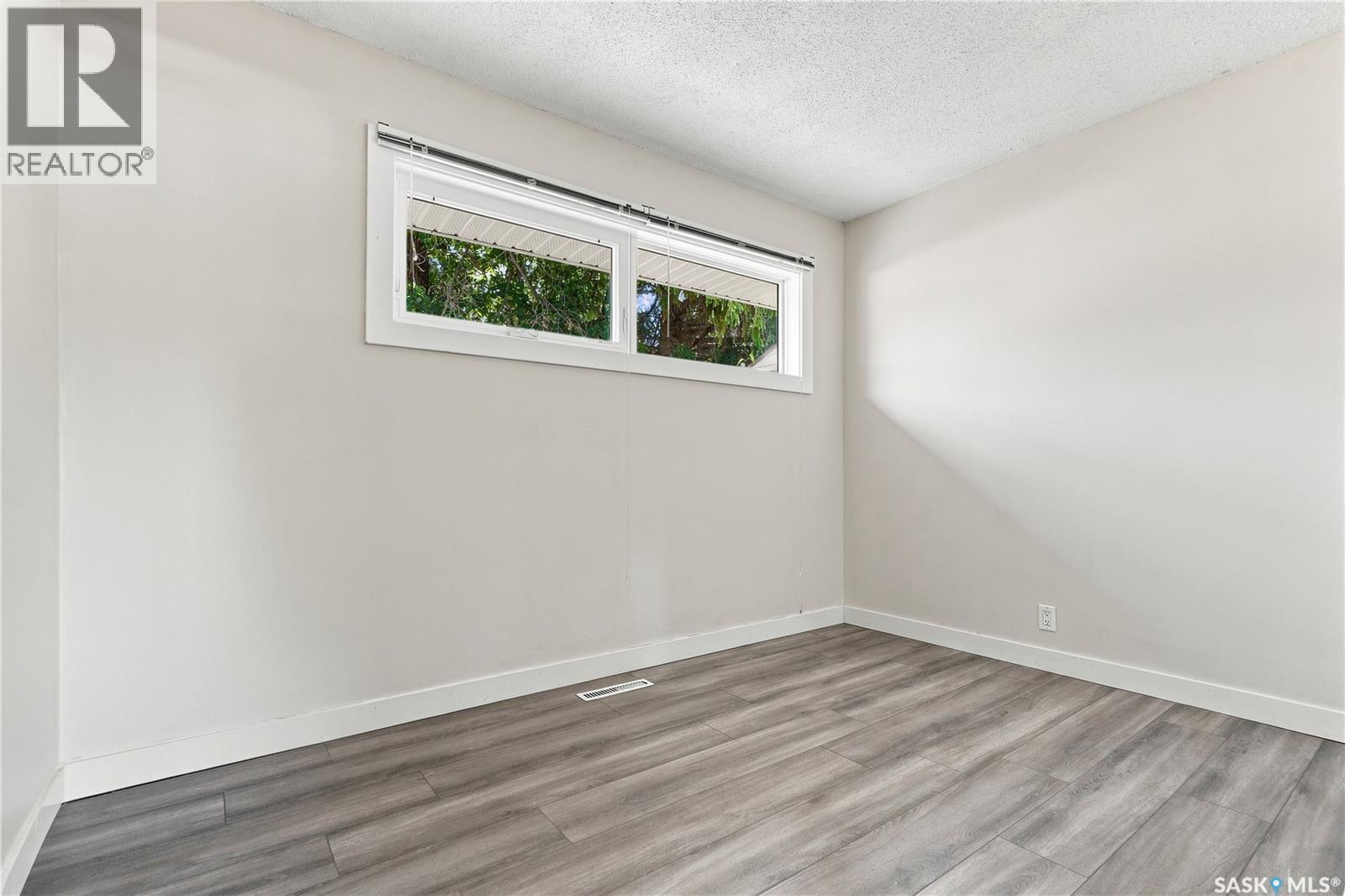 2325 Dufferin Avenue, Saskatoon, Saskatchewan  S7J 1C1 - Photo 26 - SK044690