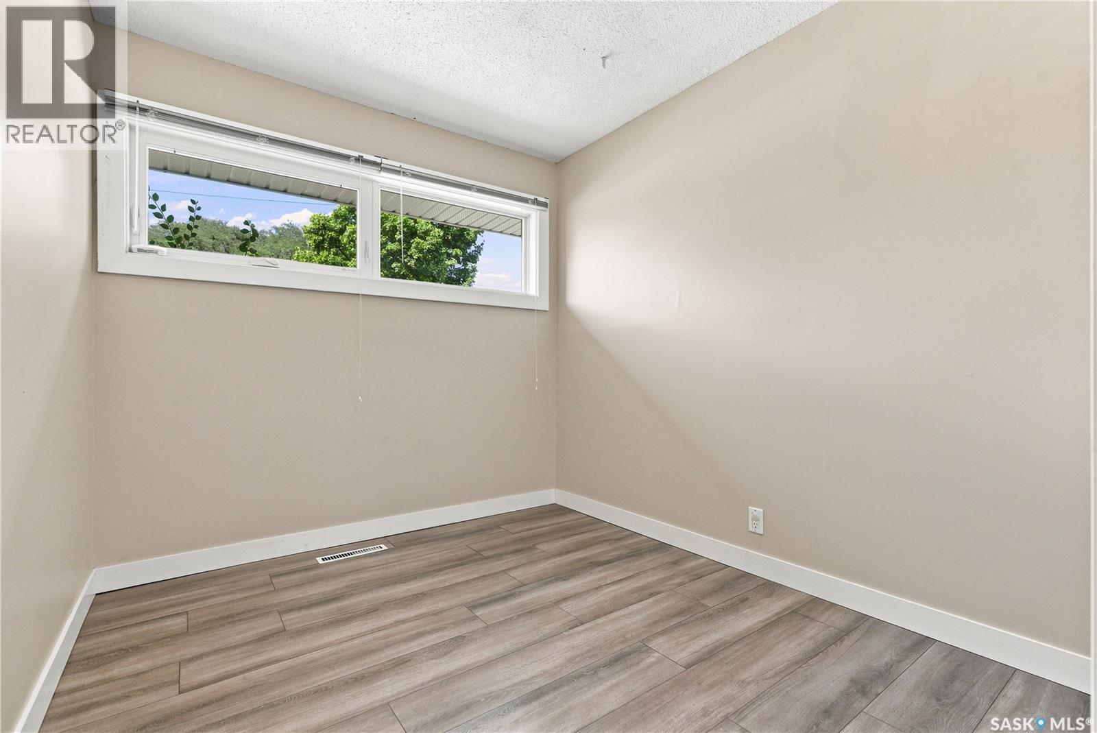 2325 Dufferin Avenue, Saskatoon, Saskatchewan  S7J 1C1 - Photo 30 - SK044690