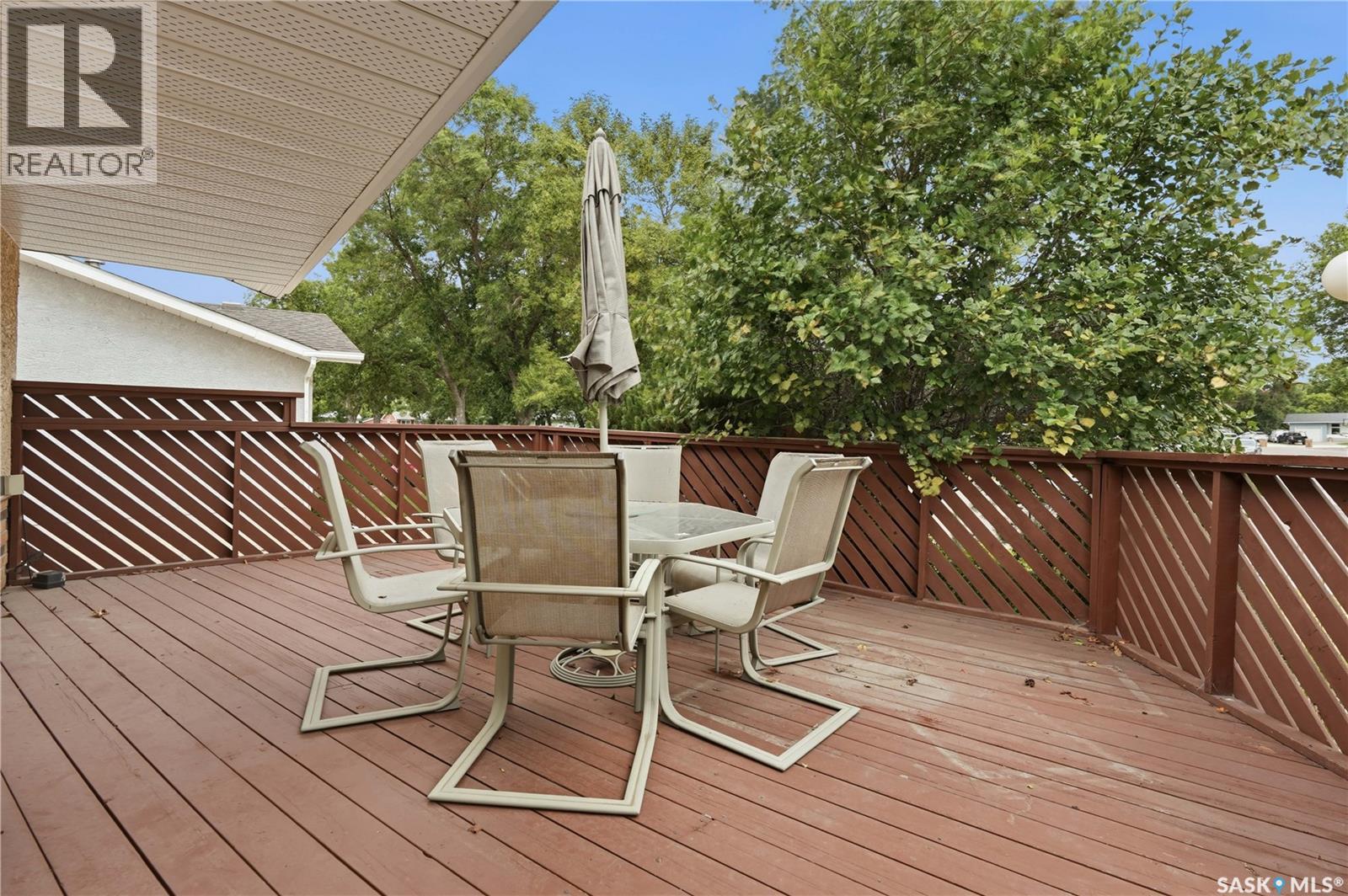 19 Thomson Avenue, Regina, Saskatchewan  S4N 0K1 - Photo 4 - SK044354