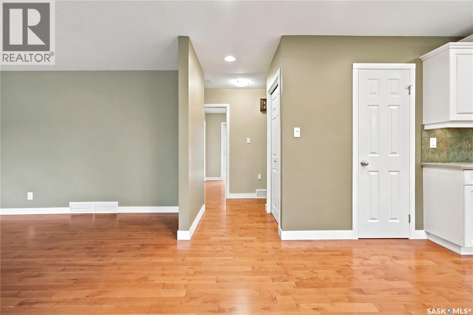 19 Thomson Avenue, Regina, Saskatchewan  S4N 0K1 - Photo 9 - SK044354