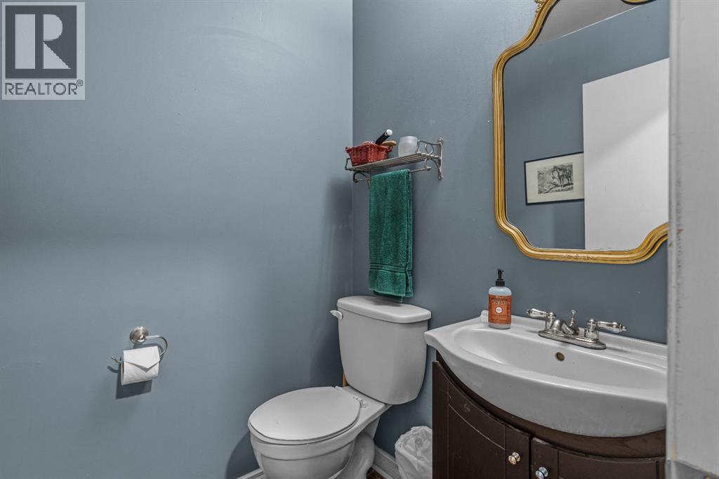 246 Kluane Drive, Banff, Alberta  T0L 0C0 - Photo 19 - A2327457