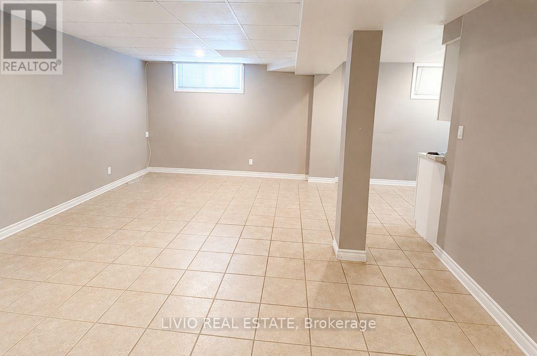 Bsmt - 8 Janray Drive, Toronto, Ontario M1G 1Y1 - Photo 3 - E13556432