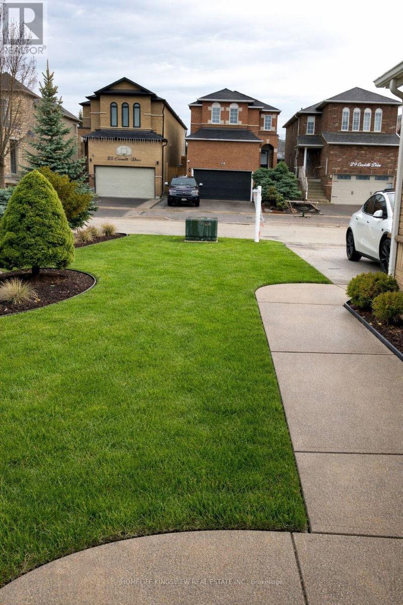 30 Condotti Drive, Vaughan, Ontario L4H 2C8 - Photo 2 - N13550874