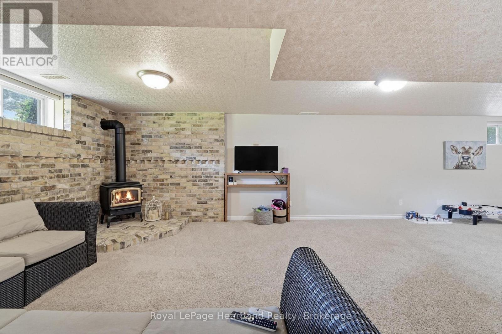 176 Mcfarlin Drive, West Grey, Ontario  N0G 2L0 - Photo 33 - X13644130