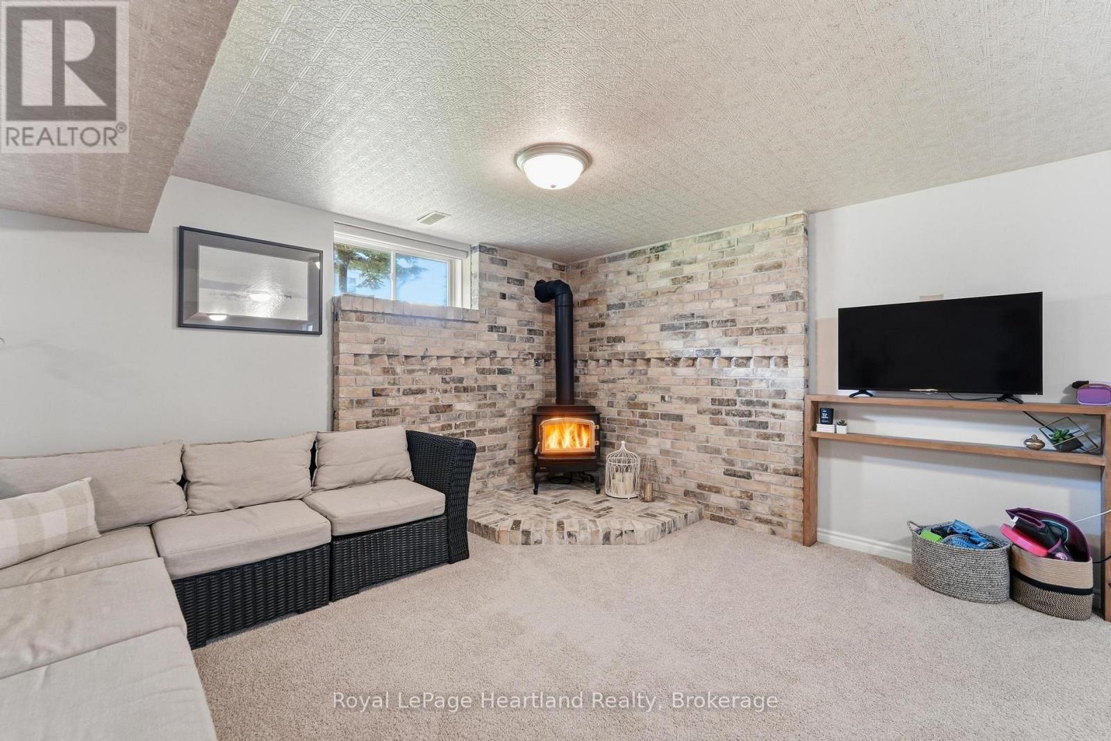 176 Mcfarlin Drive, West Grey, Ontario  N0G 2L0 - Photo 34 - X13644130