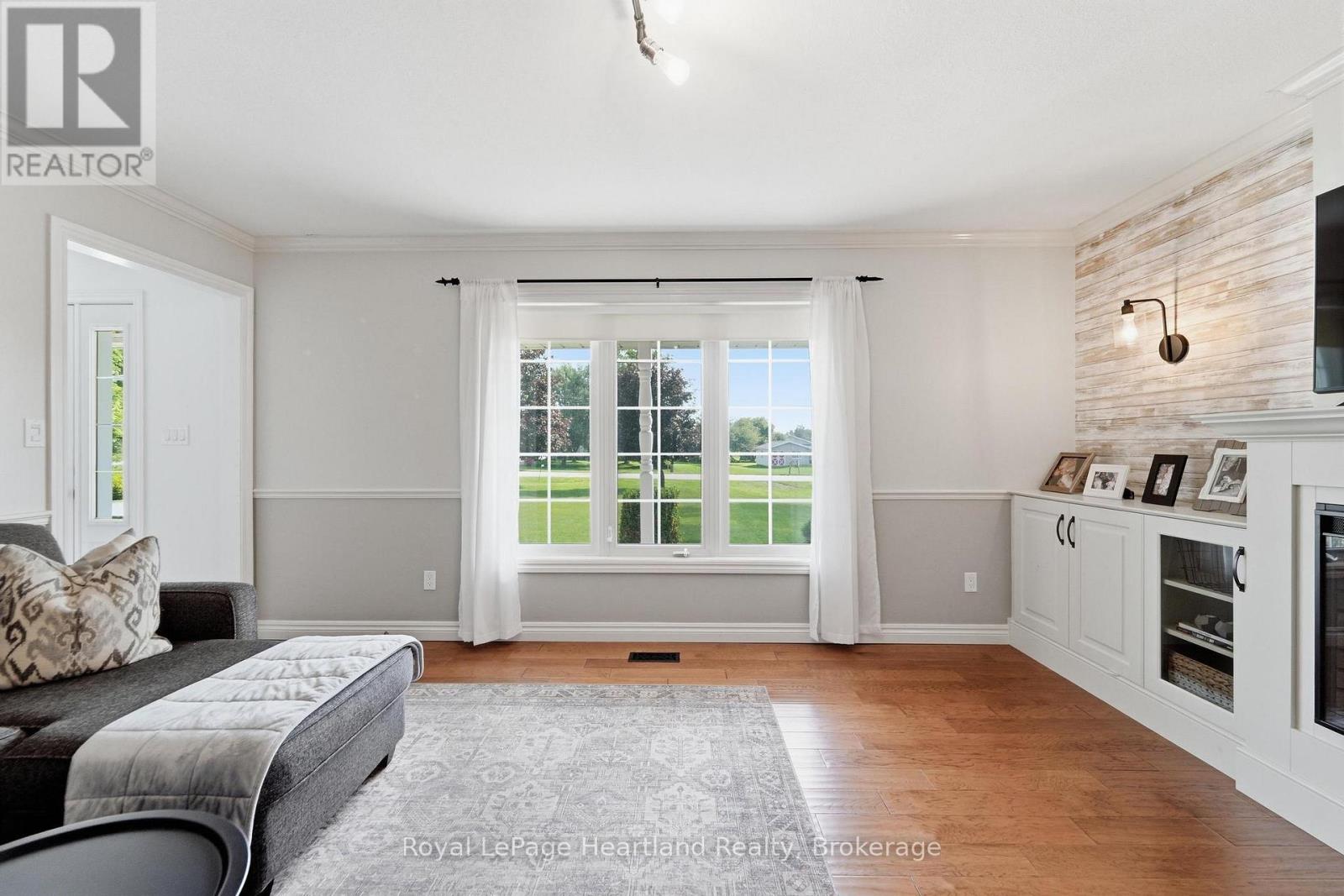 176 Mcfarlin Drive, West Grey, Ontario  N0G 2L0 - Photo 6 - X13644130
