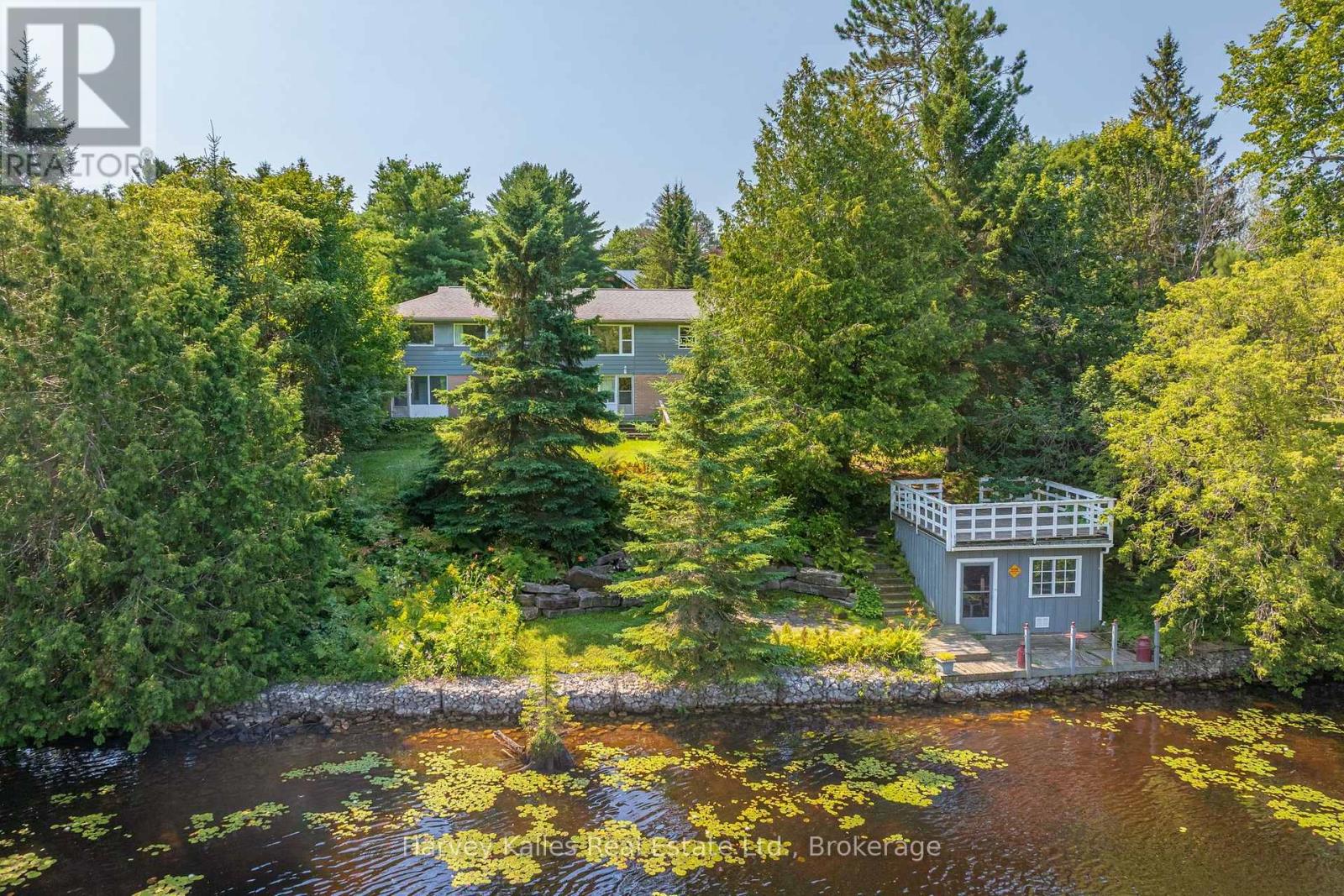 40 KING CRESCENT, Huntsville, Ontario