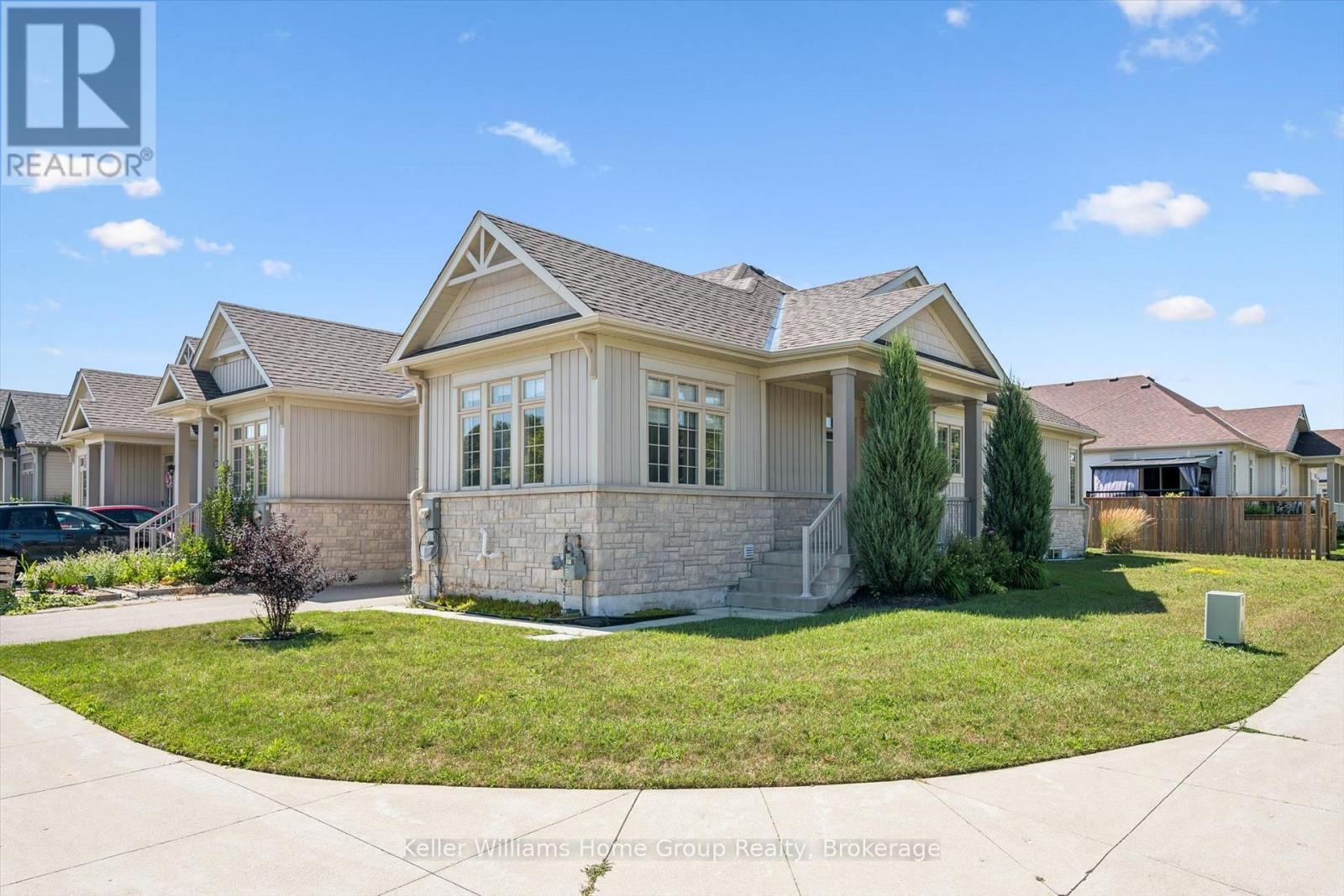 52 FINDLAY WAY, Centre Wellington, Ontario