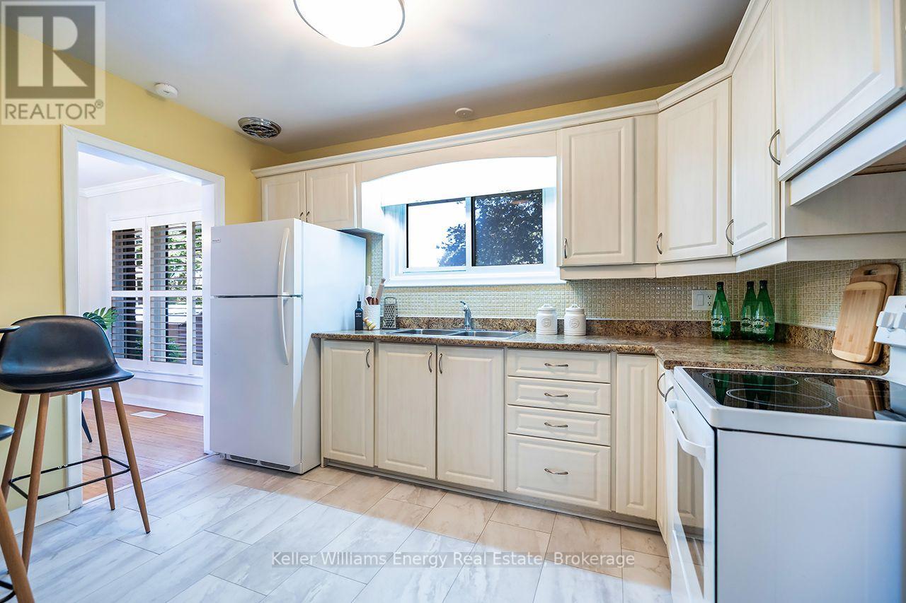 403 Rossmount Avenue, Oshawa, Ontario L1J 3K5 - Photo 6 - E13644238
