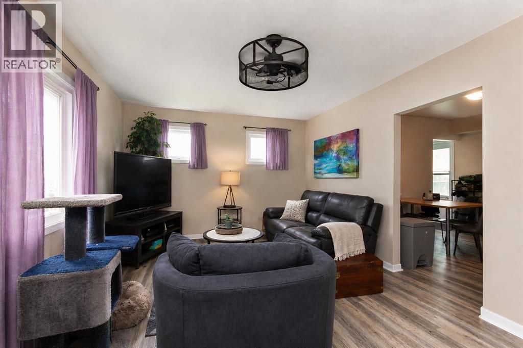3502 51 Avenue, Red Deer, Alberta  T4N 4G2 - Photo 2 - A2315062