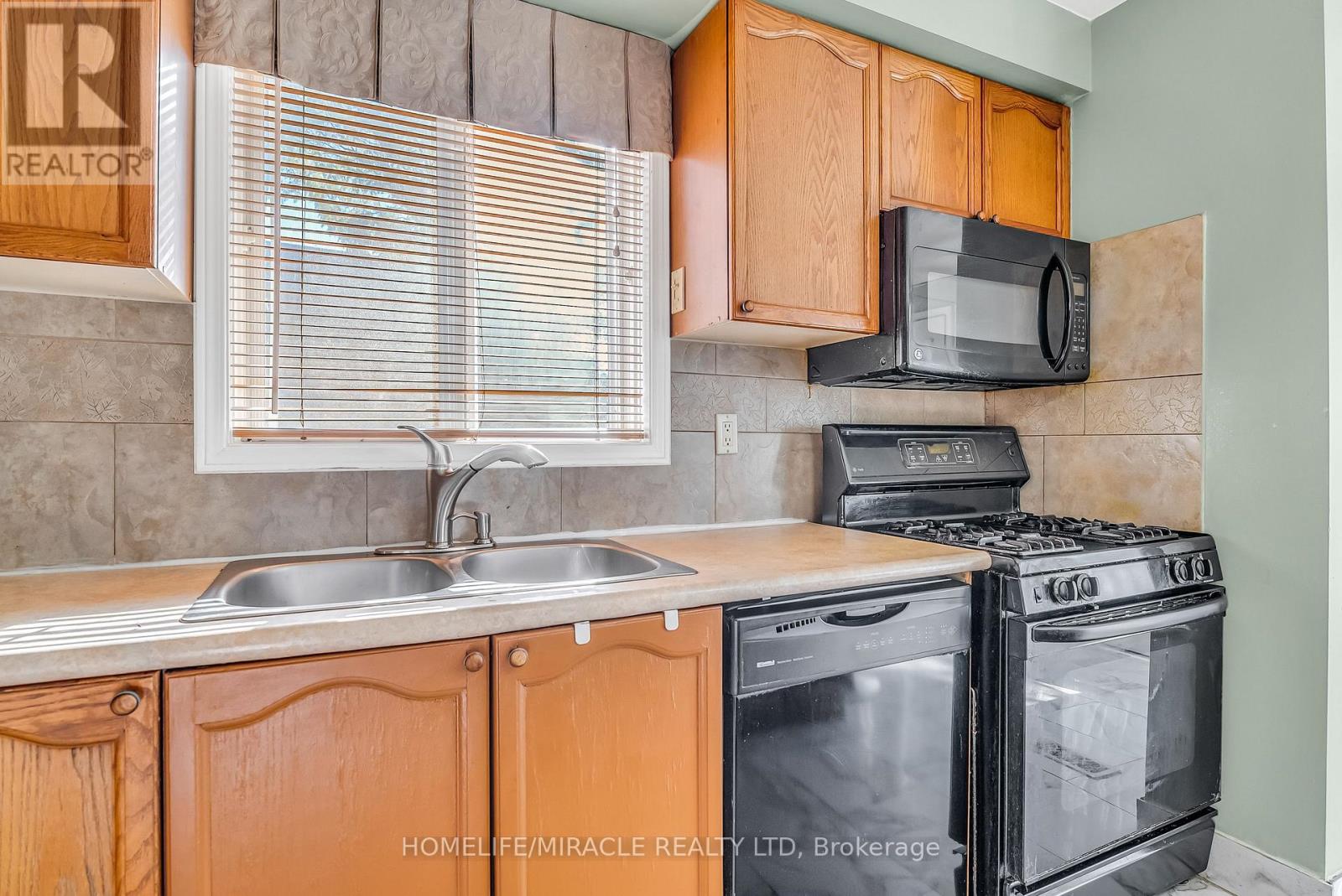 1 Beechnut Crescent, Clarington, Ontario  L1E 1Y5 - Photo 19 - E13644166