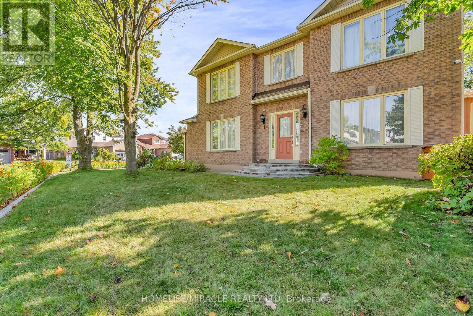 1 Beechnut Crescent, Clarington, Ontario  L1E 1Y5 - Photo 3 - E13644166