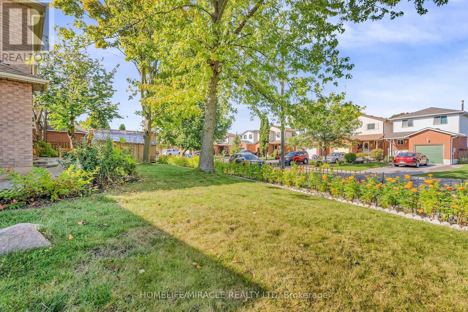 1 Beechnut Crescent, Clarington, Ontario  L1E 1Y5 - Photo 4 - E13644166