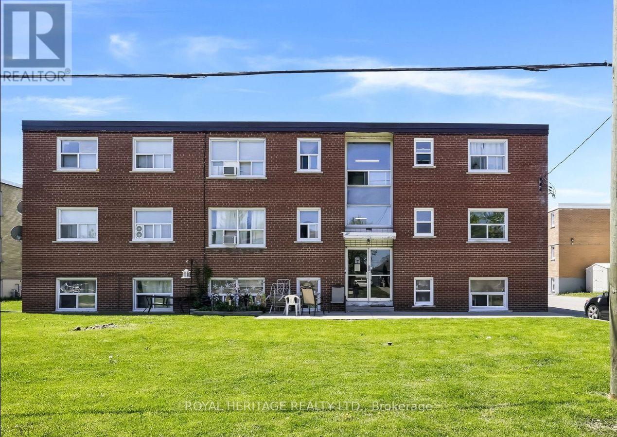 4 - 300 MONTRAVE AVENUE