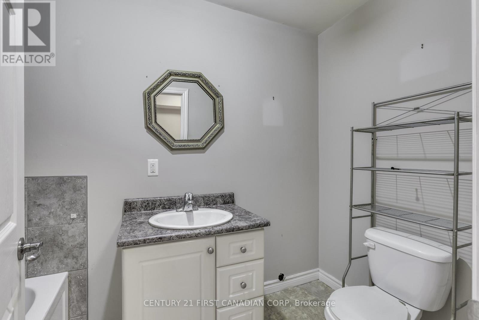 204 Ewart Street, Strathroy-Caradoc, Ontario  N7G 4G6 - Photo 22 - X13644230