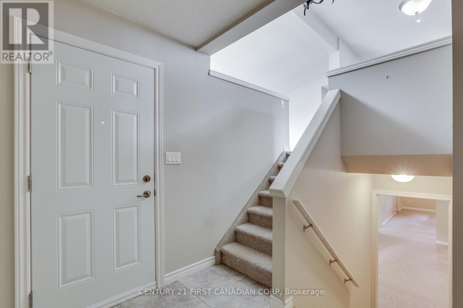 204 Ewart Street, Strathroy-Caradoc, Ontario  N7G 4G6 - Photo 3 - X13644230