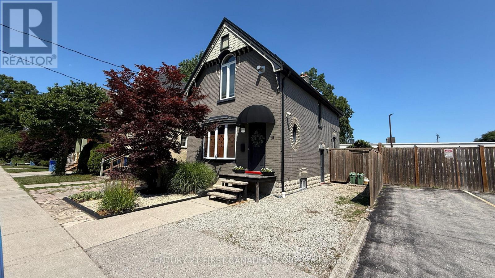 2 ERIE AVENUE, London South, Ontario