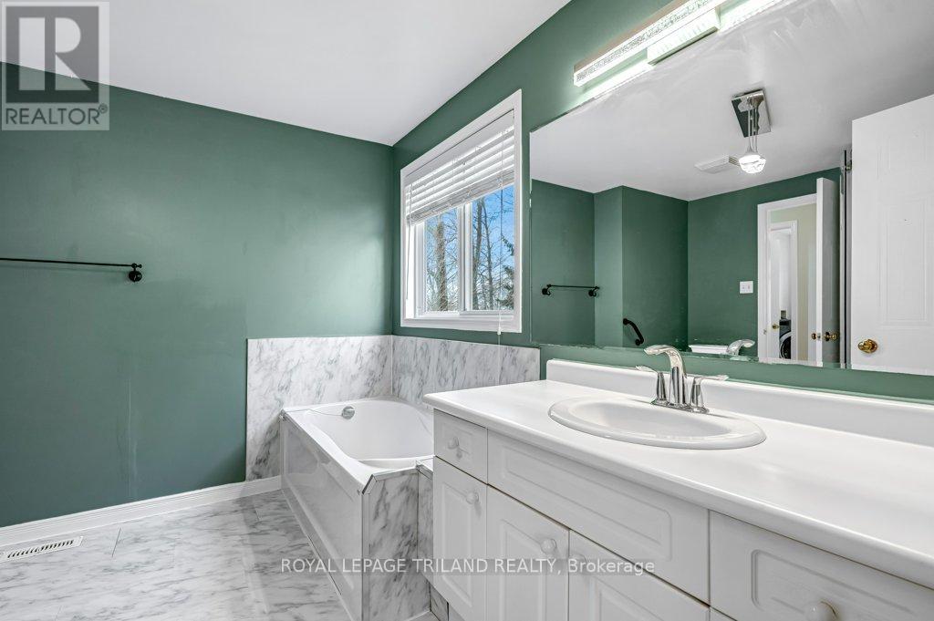 215 Rossmore Court, London South, Ontario  N6C 6B7 - Photo 31 - X13644256