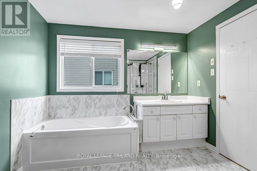 215 Rossmore Court, London South, Ontario  N6C 6B7 - Photo 32 - X13644256