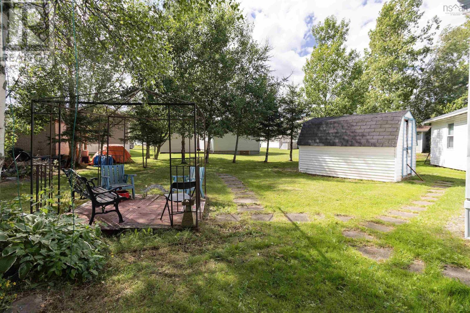19 Kimberly Court, Amherst, Nova Scotia  B4H 4N7 - Photo 4 - 202618471