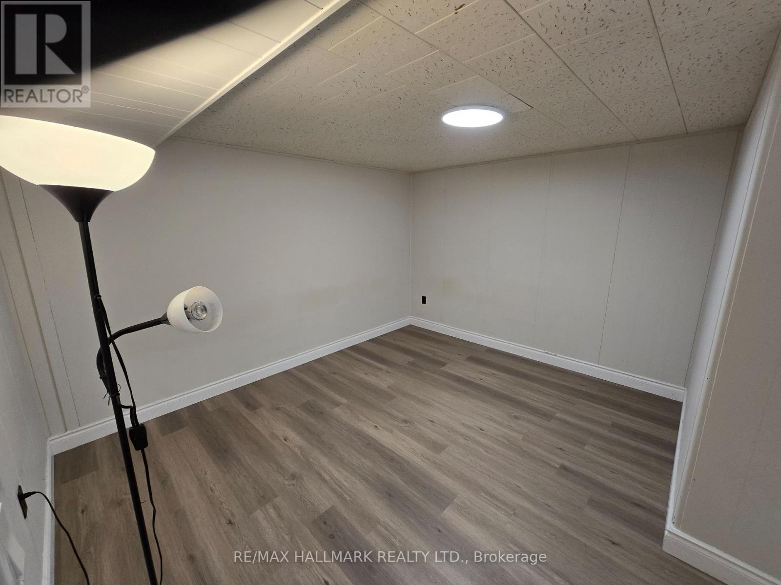 211 Norfolk Avenue, Richmond Hill (Harding), Ontario  L4S 0B2 - Photo 6 - N13644096