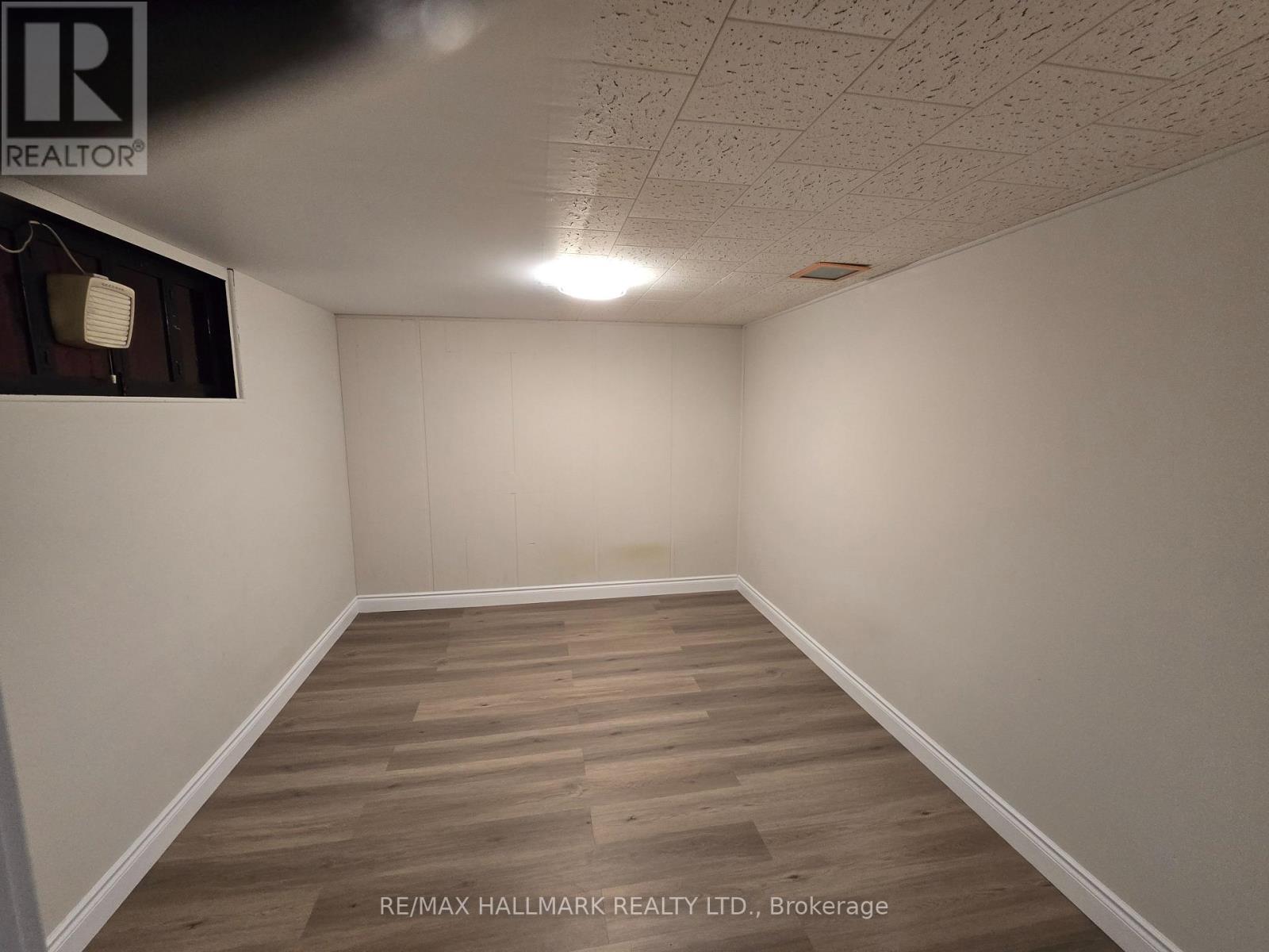 211 Norfolk Avenue, Richmond Hill (Harding), Ontario  L4S 0B2 - Photo 7 - N13644096