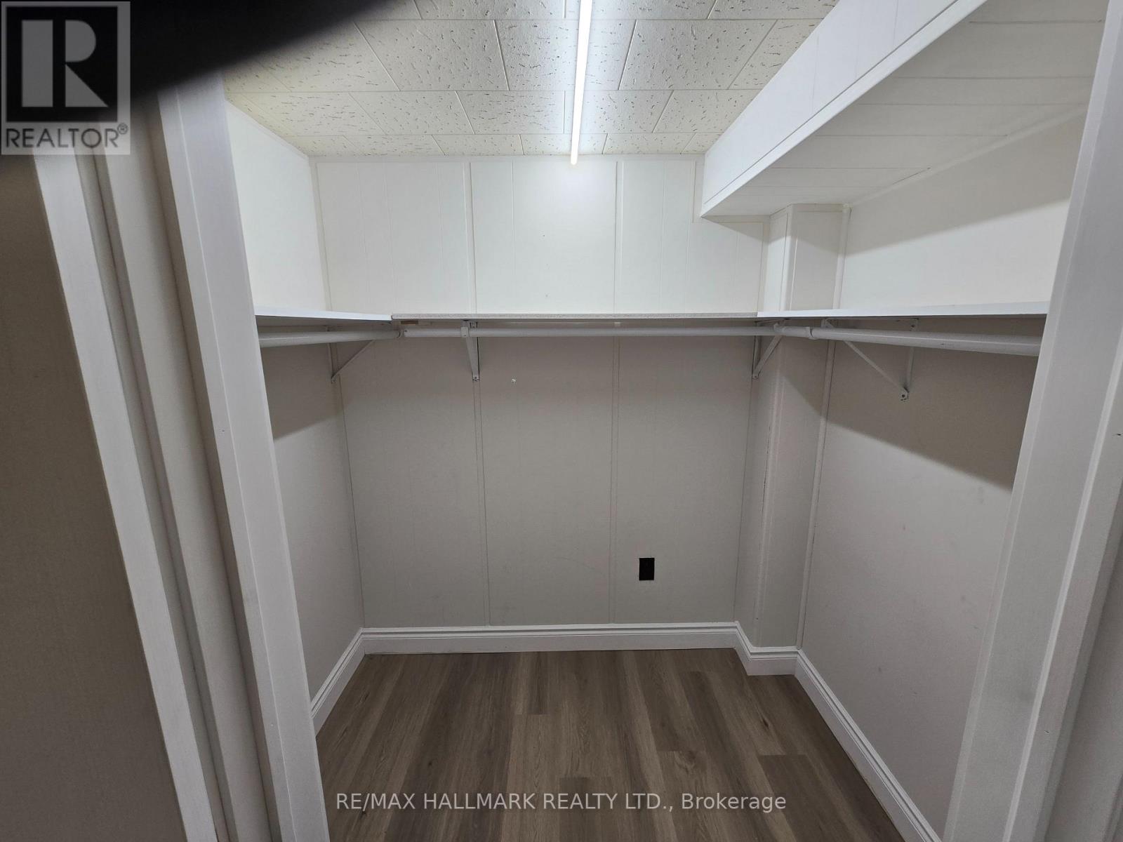 211 Norfolk Avenue, Richmond Hill (Harding), Ontario  L4S 0B2 - Photo 8 - N13644096