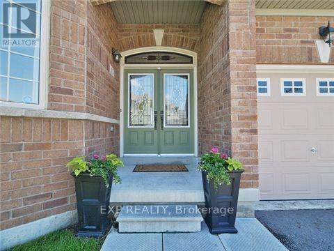13 Tucciarone Court, Markham (Cathedraltown), Ontario  L6C 0H3 - Photo 2 - N13644282