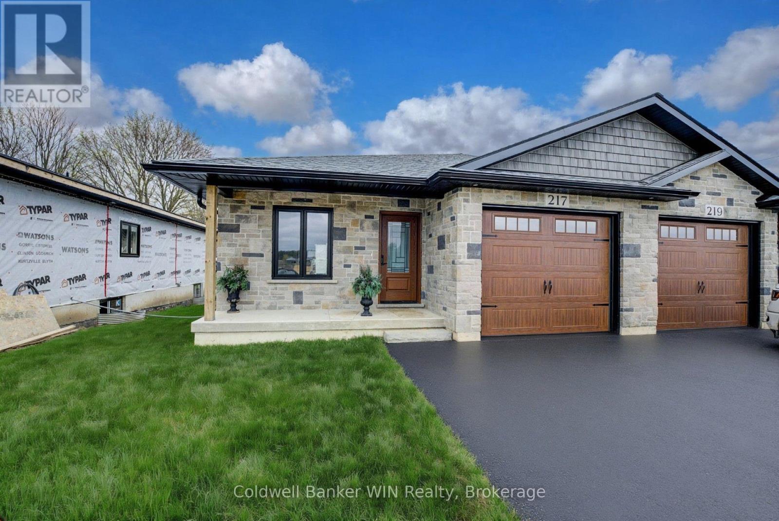 217 ELGIN STREET, Minto, Ontario