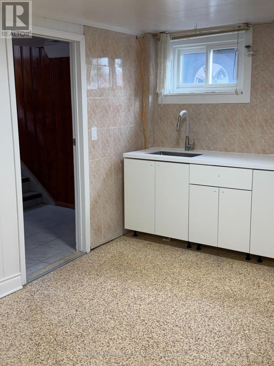 34 Bimbrok Road, Toronto, Ontario  M1K 4T7 - Photo 13 - E13619472