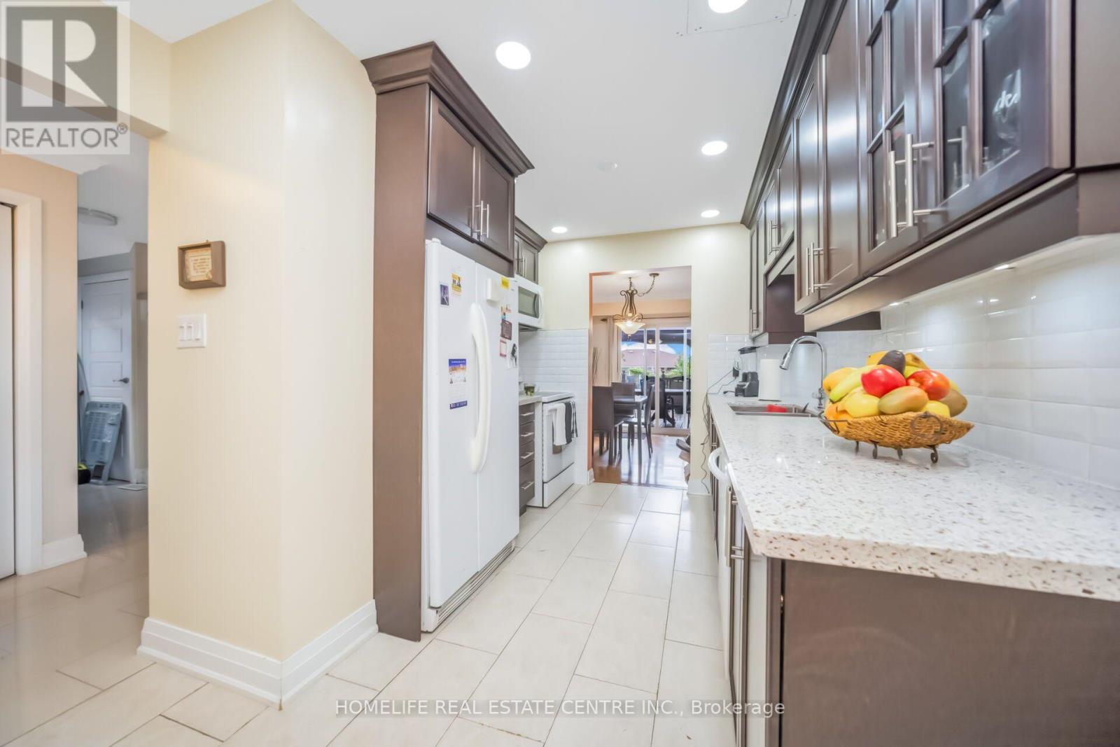 17 Ashford Court, Brampton, Ontario  L6V 3E2 - Photo 12 - W13644236