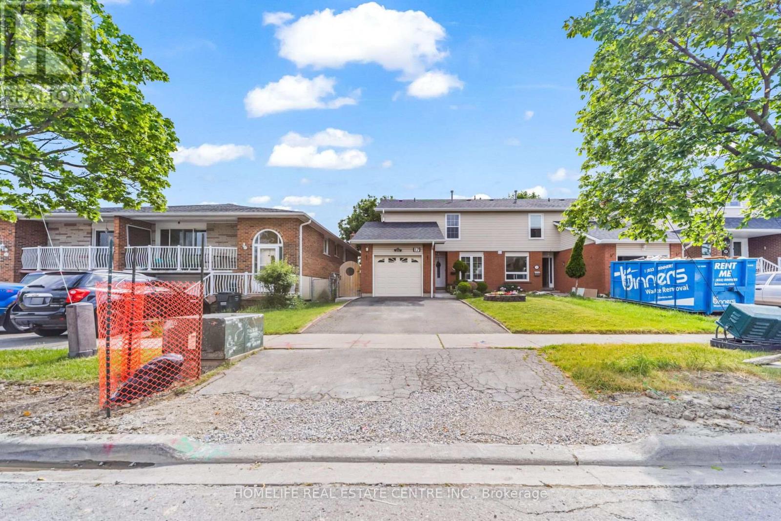17 Ashford Court, Brampton, Ontario  L6V 3E2 - Photo 3 - W13644236