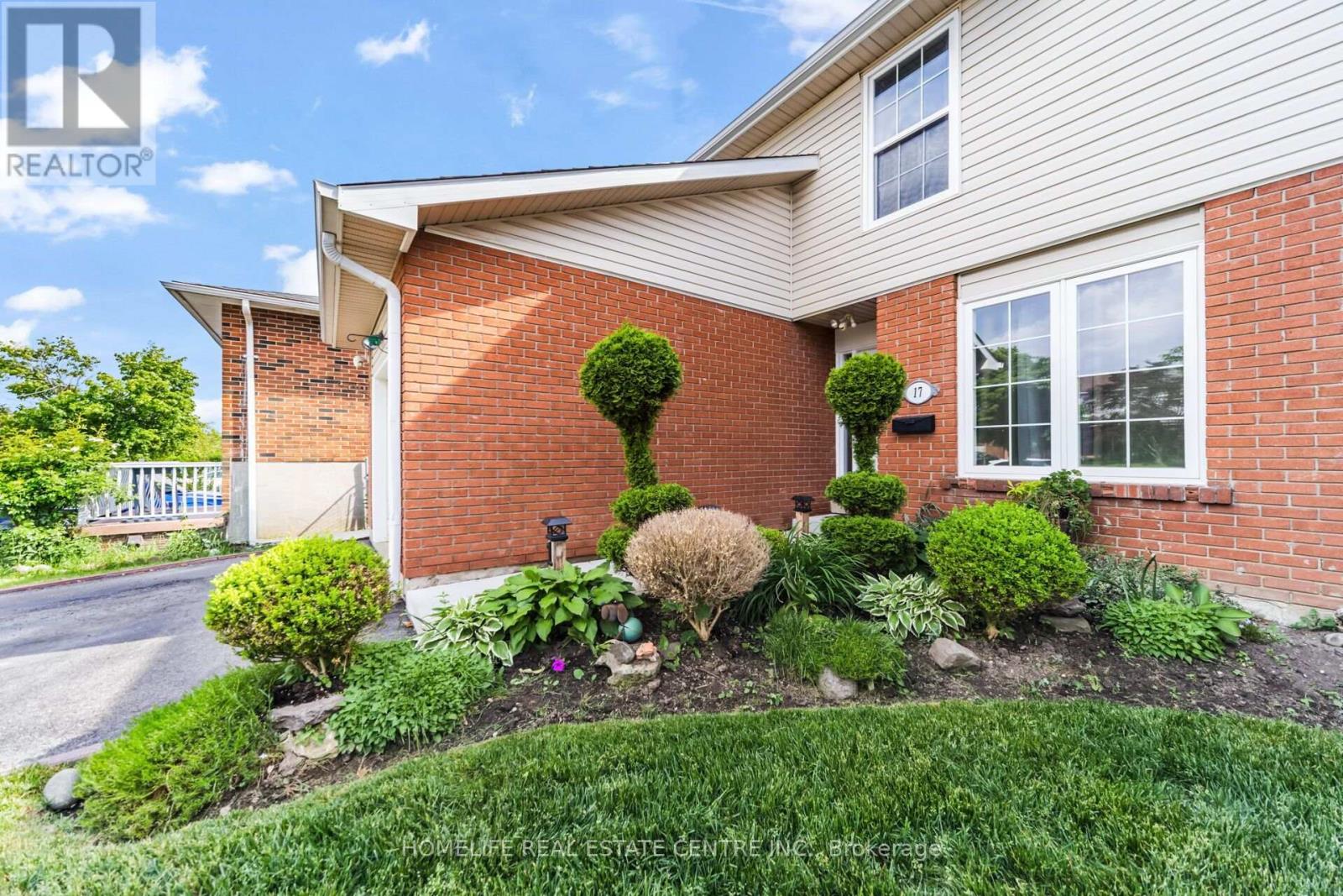 17 Ashford Court, Brampton, Ontario  L6V 3E2 - Photo 5 - W13644236