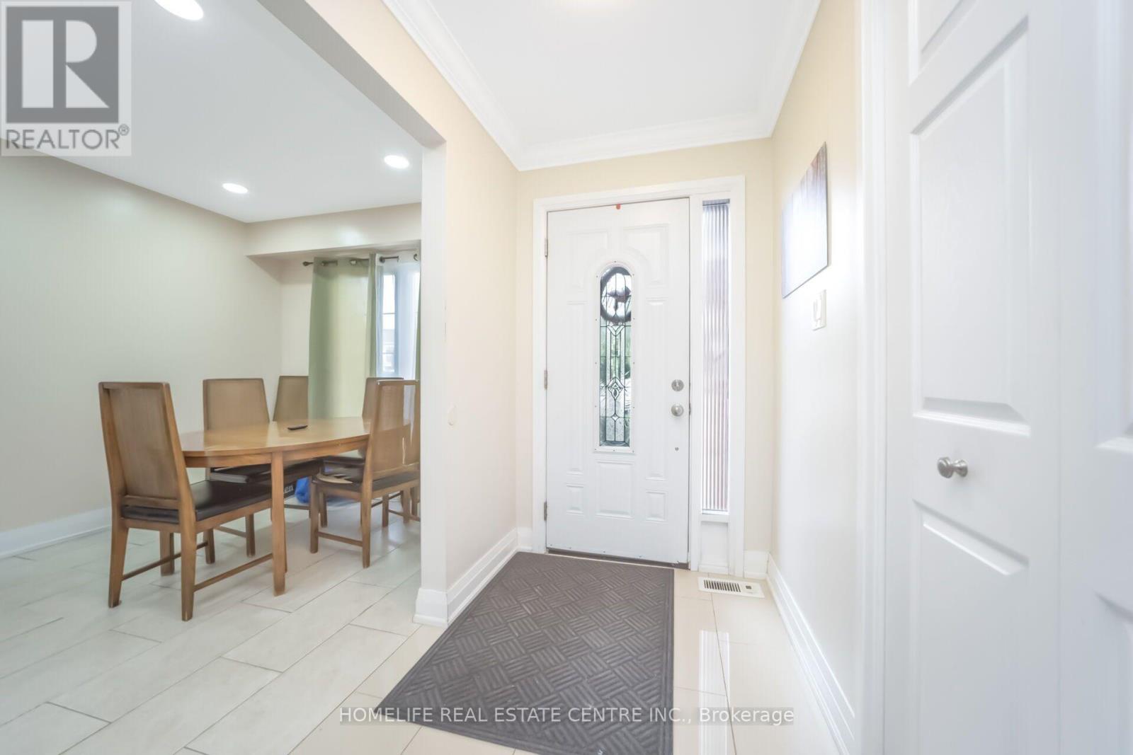 17 Ashford Court, Brampton, Ontario  L6V 3E2 - Photo 9 - W13644236