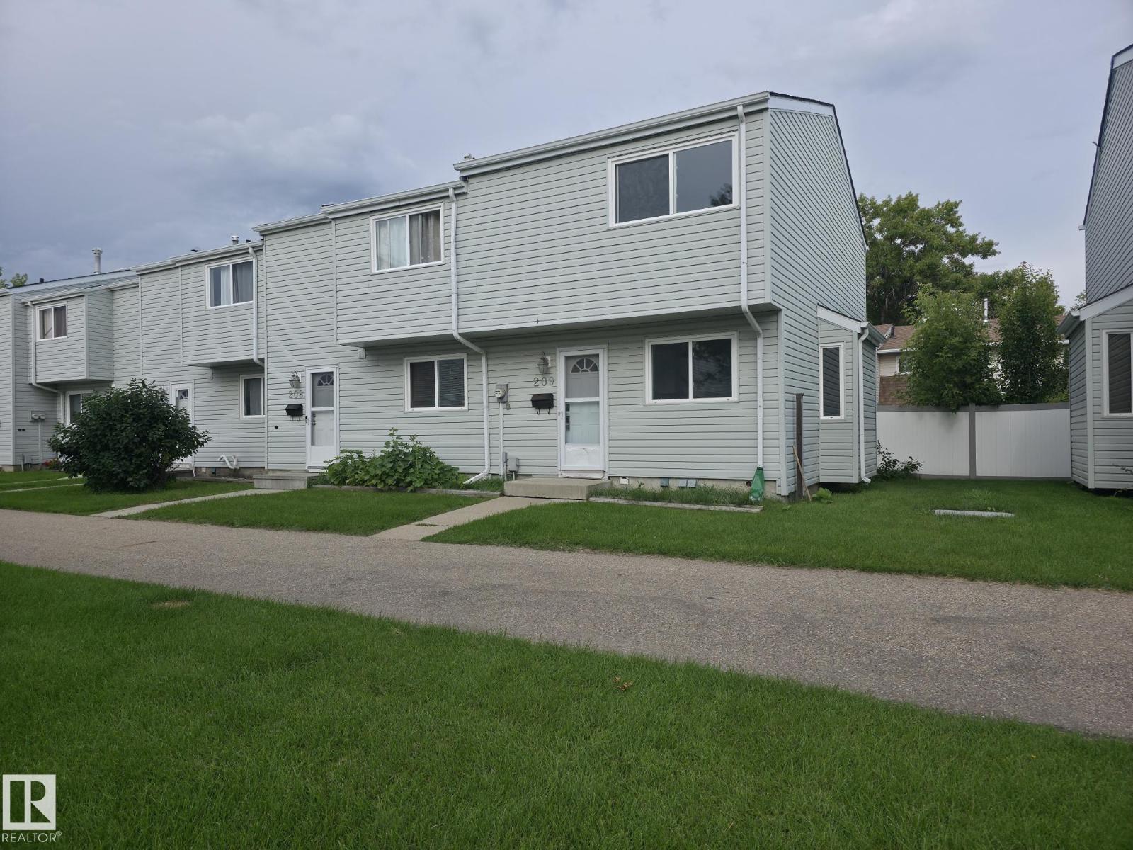 209 Dickinsfield CO NW, Edmonton