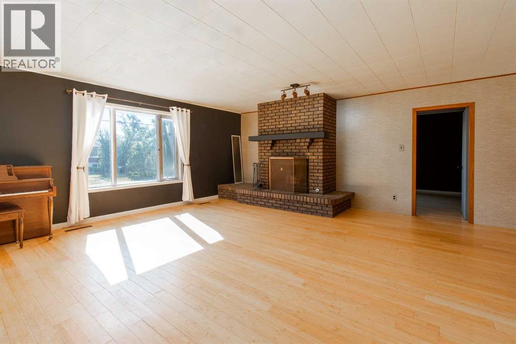 180 E 400 N, Raymond, Alberta  T0K 2S0 - Photo 4 - A2329128