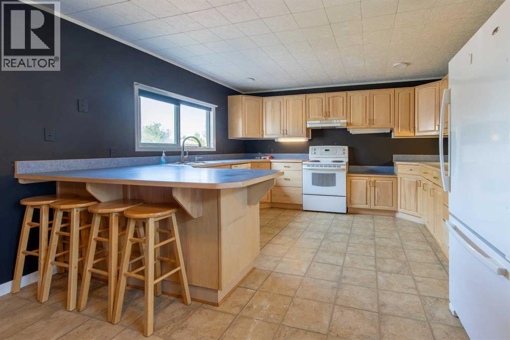 180 E 400 N, Raymond, Alberta  T0K 2S0 - Photo 7 - A2329128