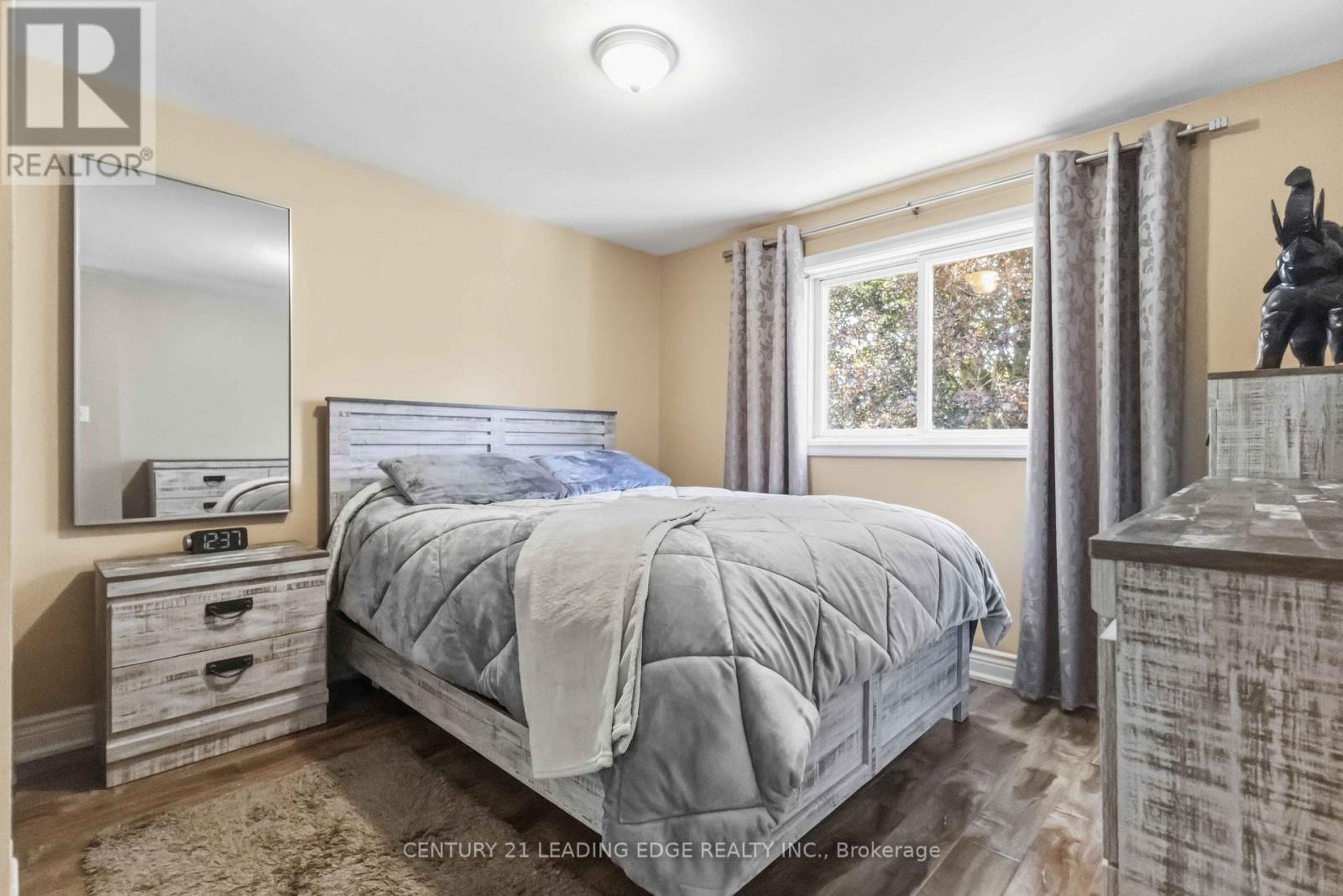 1128 Valley Court N, Oshawa, Ontario  L1J 3M5 - Photo 18 - E13576560