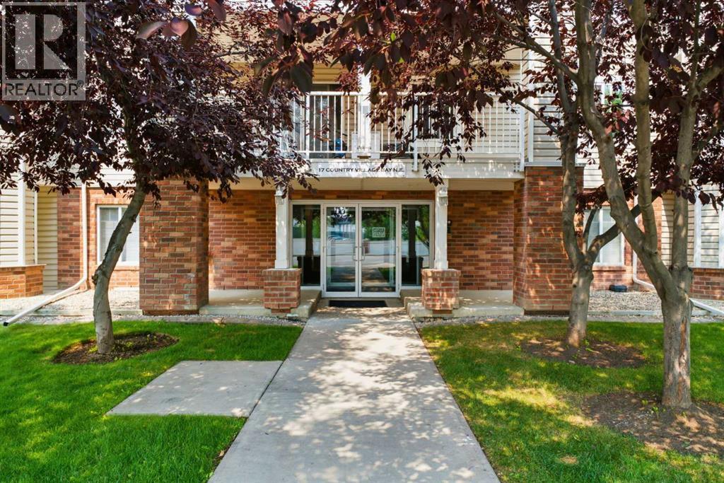 56v, 17 Country Village Bay NE, Calgary, Alberta  T3K 5Z3 - Photo 2 - A2335212