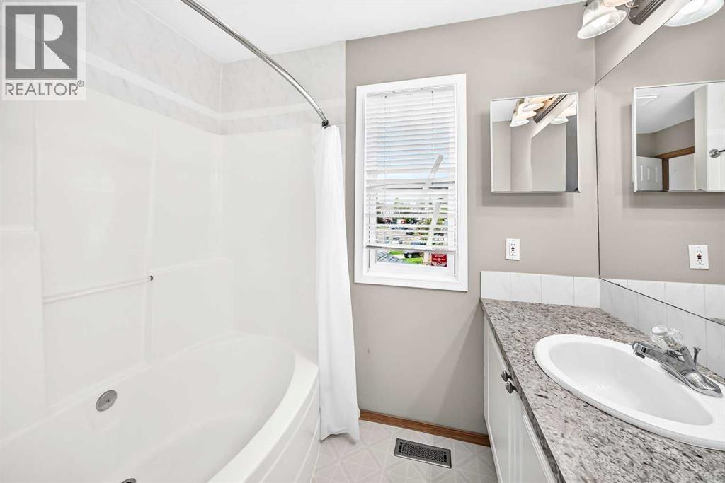87 Citadel Peak Circle NW, Calgary, Alberta  T3G 4H6 - Photo 22 - A2332634