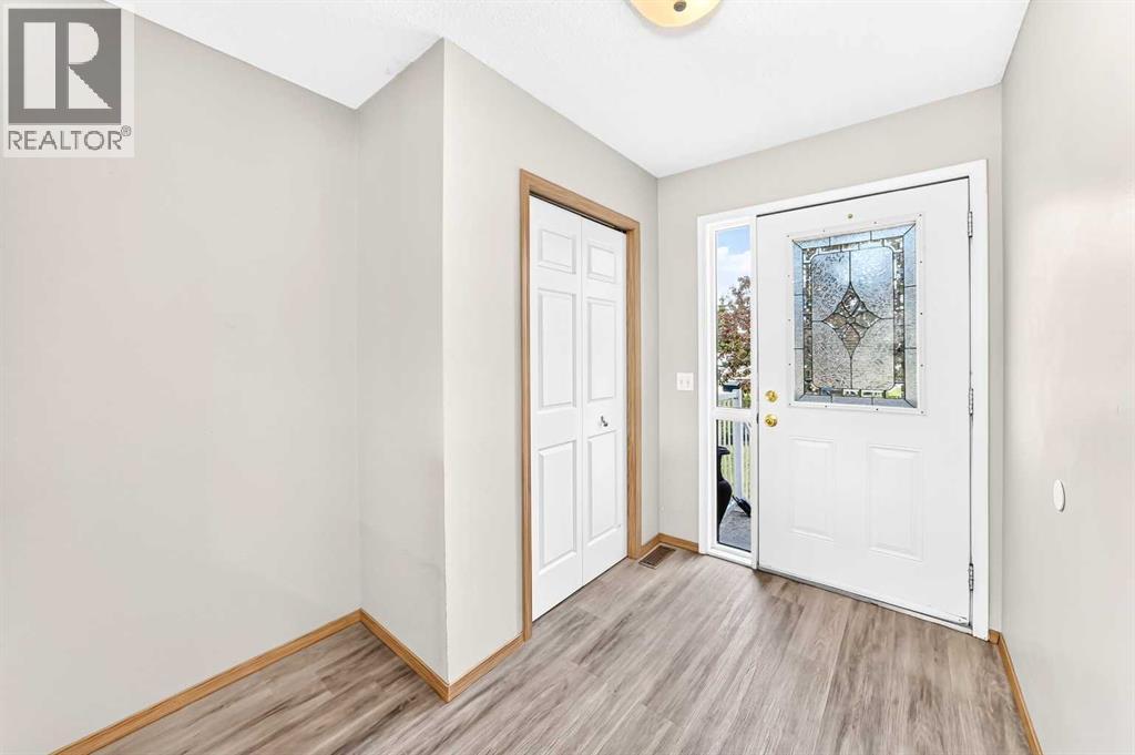 87 Citadel Peak Circle NW, Calgary, Alberta  T3G 4H6 - Photo 3 - A2332634