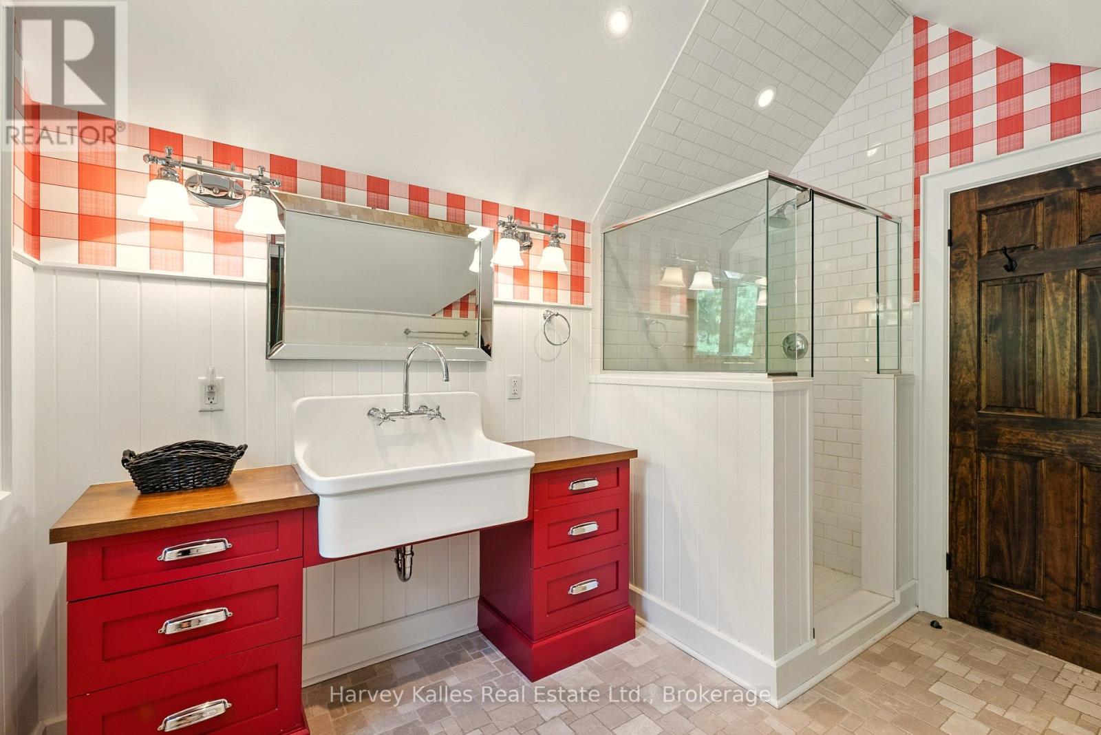1190 Parkers Point Road, Gravenhurst, Ontario  P1P 1R2 - Photo 46 - X13141050