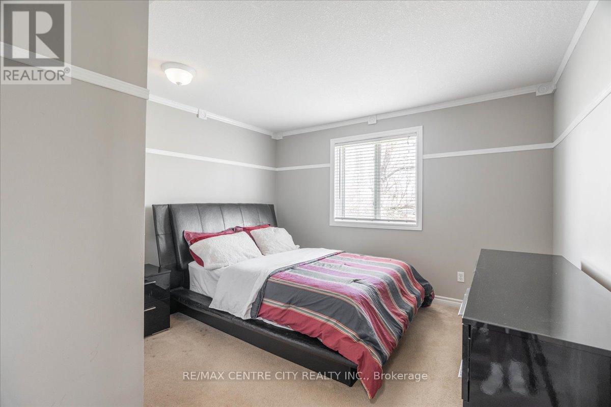 19 Dell Drive, Strathroy-Caradoc, Ontario  N7G 1C6 - Photo 15 - X13441478