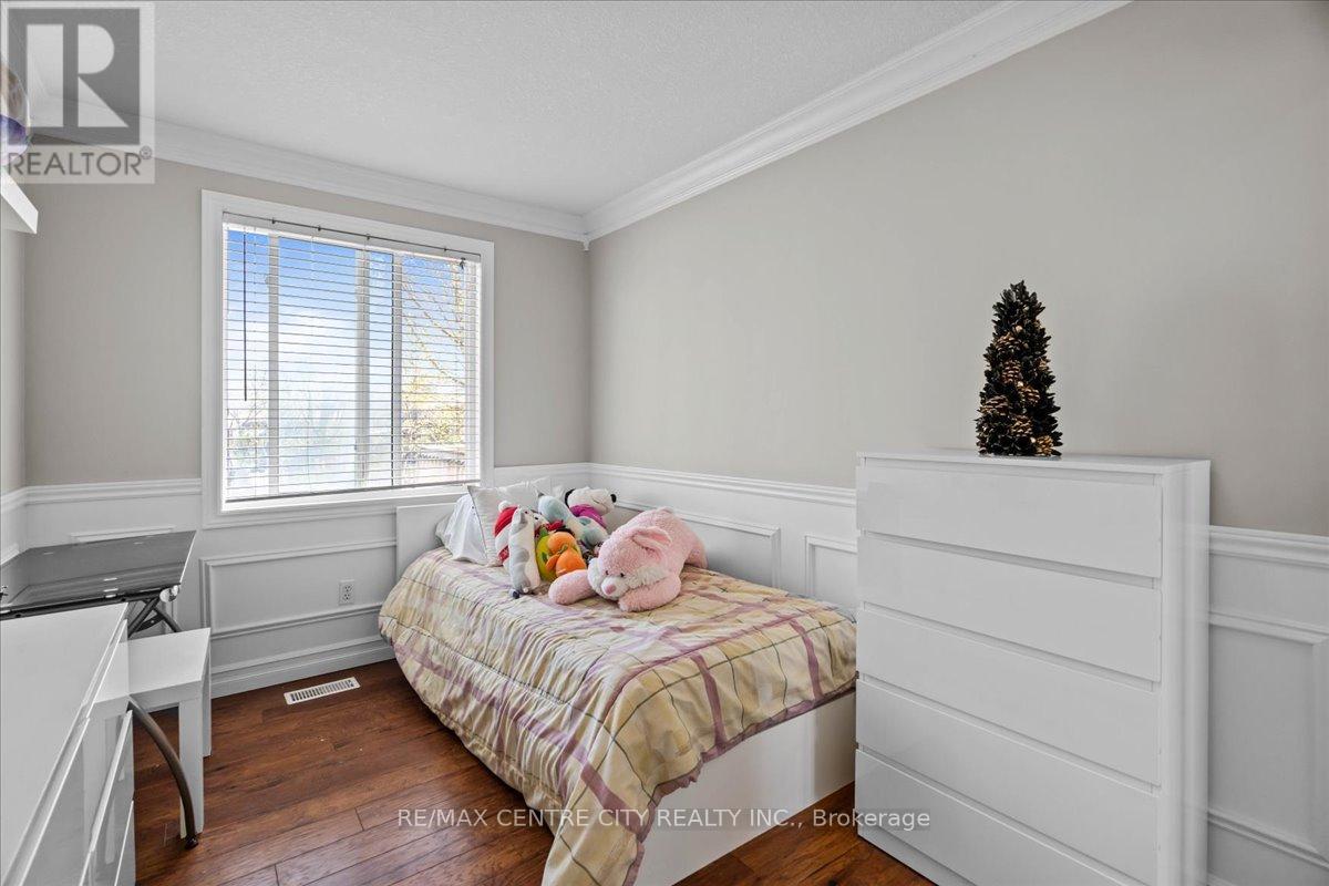 19 Dell Drive, Strathroy-Caradoc, Ontario  N7G 1C6 - Photo 13 - X13441478